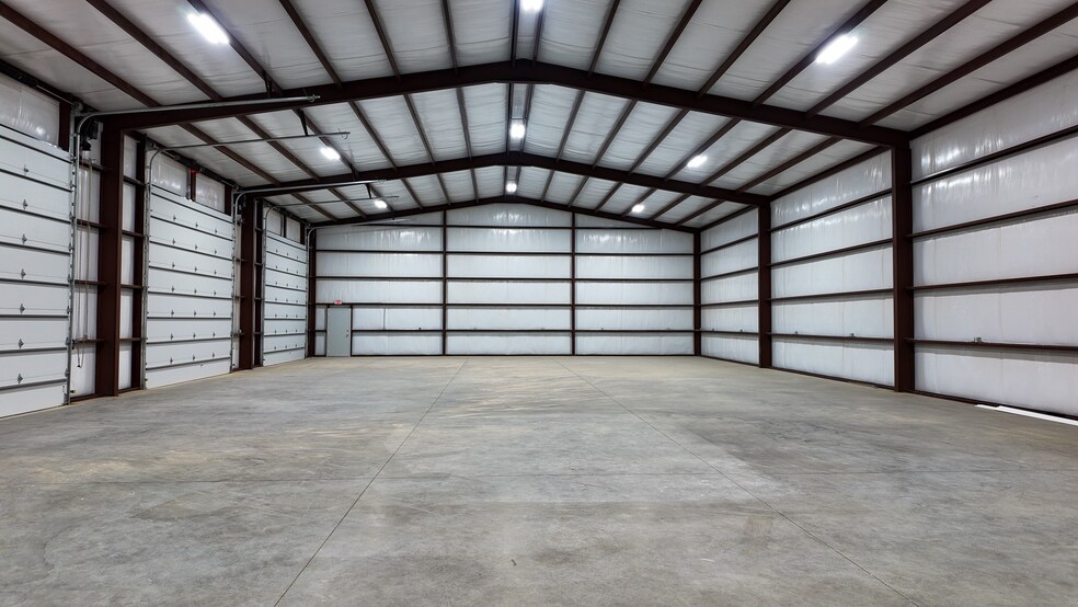 More Photos Of 518 US Highway 385 N, Seminole Industrial For Lease