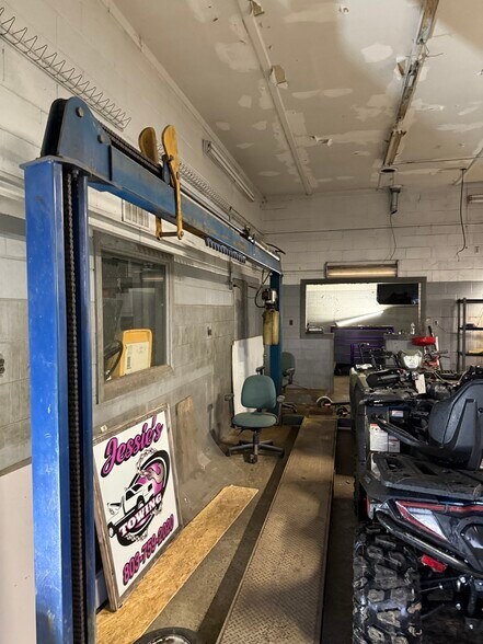 More Photos Of 1101 Sand Bar Ferry rd, Beech Island Auto Repair For Sale