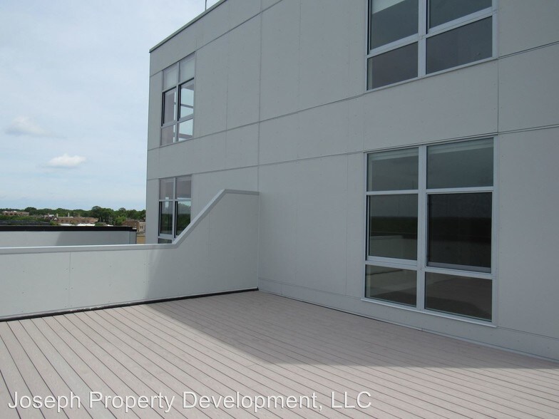 More Photos Of 4175 N Oakland Ave, Shorewood Multifamily For Sale