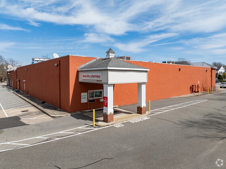 More Photos Of 107-115 S Country Rd, Bellport Village Storefront For Lease