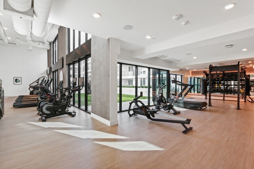 More Photos Of 200 N Vermont Ave, Los Angeles Apartments For Lease