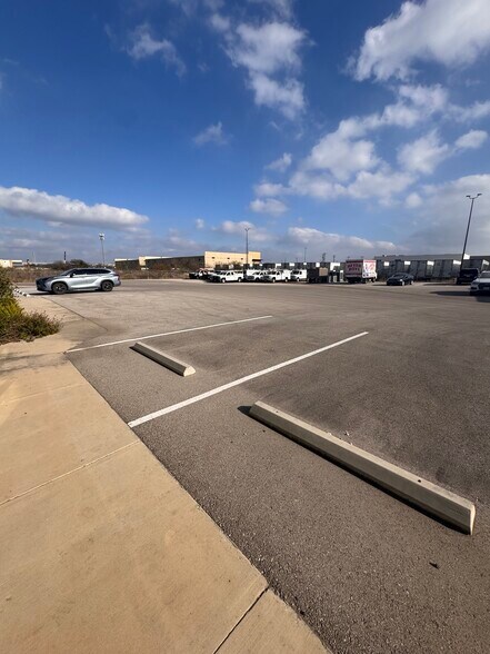 More Photos Of 17105 Beyer John Dr, Schertz General Retail For Lease