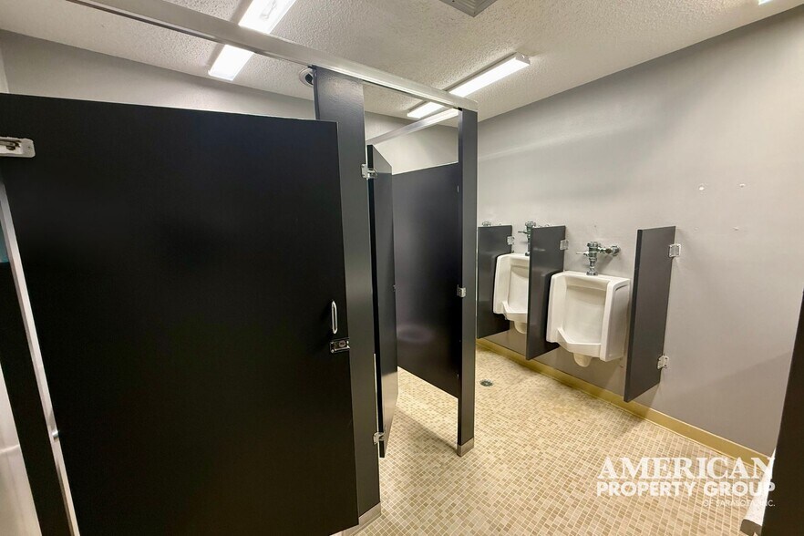 More Photos Of 2209 75th St W, Bradenton Religious Facility For Lease