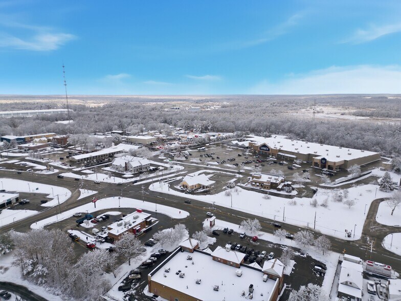More Photos Of 726 W Center St, West Bridgewater Restaurant For Lease