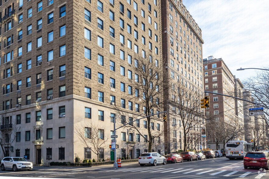 More Photos Of 1158 Fifth Ave, New York Coworking Space