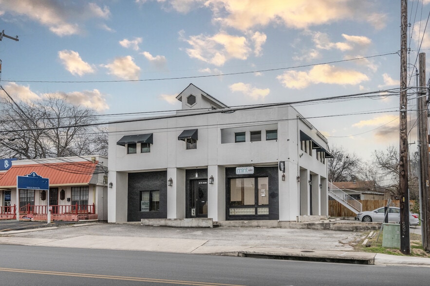 More Photos Of 250 W Olmos Dr, San Antonio Storefront Retail Office For Lease