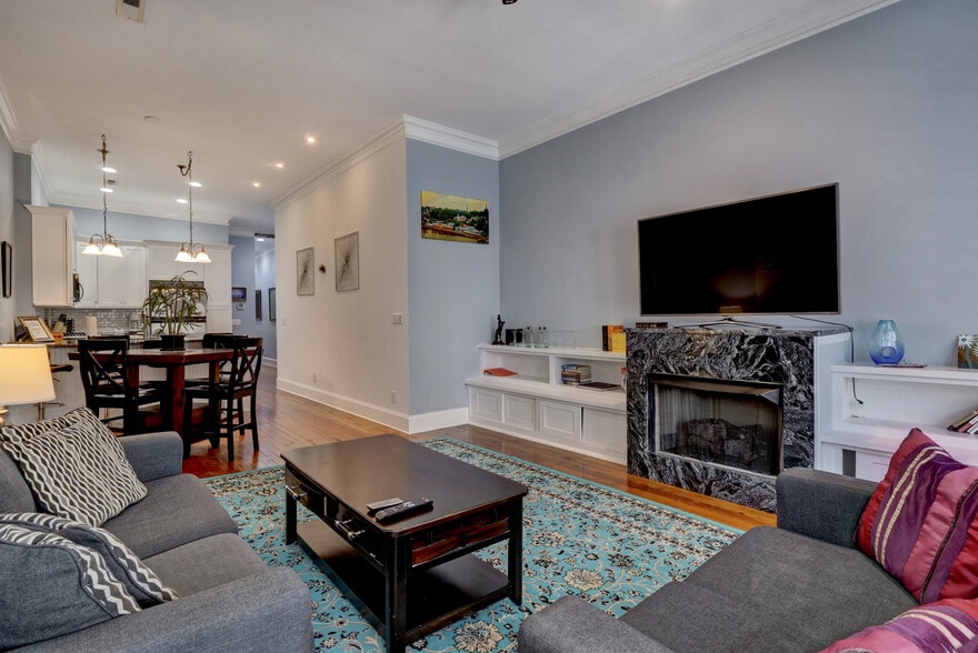 More Photos Of 271 N Front St, Wilmington General Retail For Lease