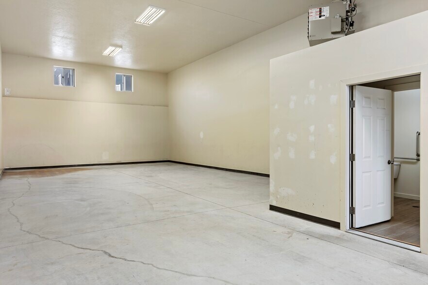 More Photos Of 1451 W 5175 S, Riverdale Light Distribution For Lease