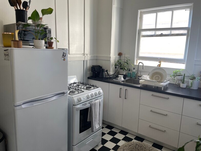 More Photos Of 1586 Folsom St, San Francisco Apartments For Sale