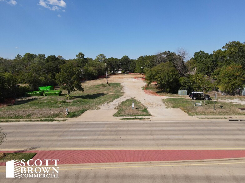 More Photos Of 415 University Drive, Denton Land For Sale