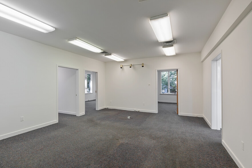 More Photos Of 8417 Patterson Ave, Richmond Office For Lease