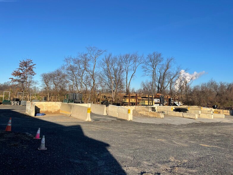 More Photos Of 291 Stony Run Rd, Spring City Freestanding For Lease