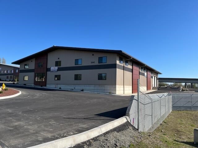 More Photos Of 5343 Barrett Rd, Ferndale Distribution For Lease