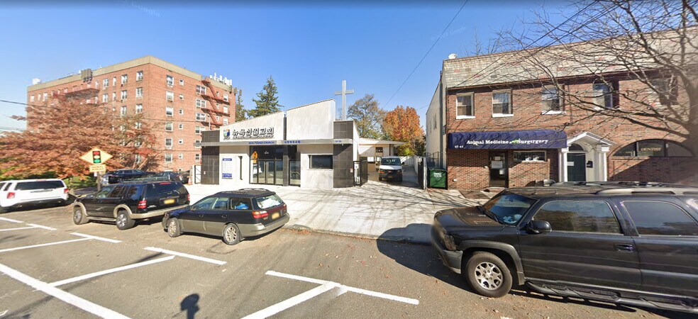 Primary Photo Of 4733 Little Neck Pky, Little Neck Specialty For Sale