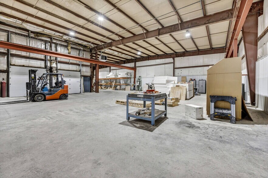 More Photos Of 3027 Nationwide Pky, Brunswick Warehouse For Lease