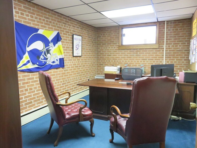 More Photos Of 123 1st St SE, Mason City Office For Lease
