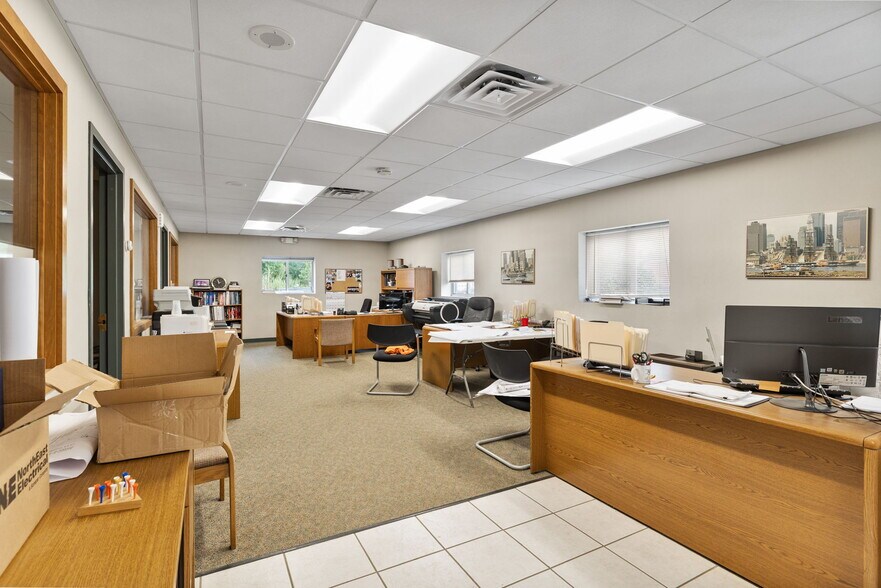 More Photos Of 26 Bixby Ave, Middleton Warehouse For Lease