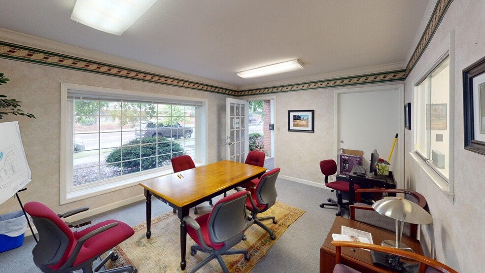 More Photos Of 230 W Pennsylvania Ave, Southern Pines Office For Sale