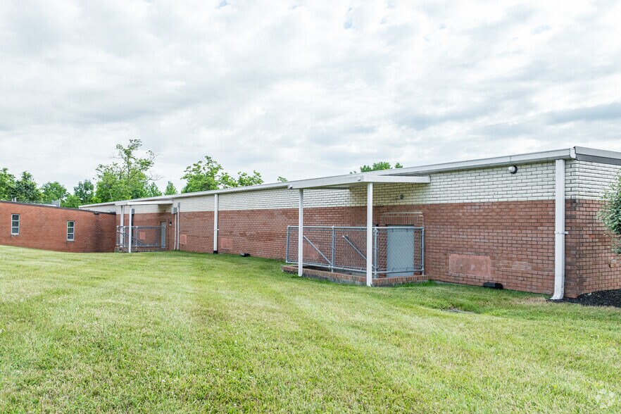 More Photos Of 2650-2680B Indian Ripple Rd, Beavercreek Unknown For Lease