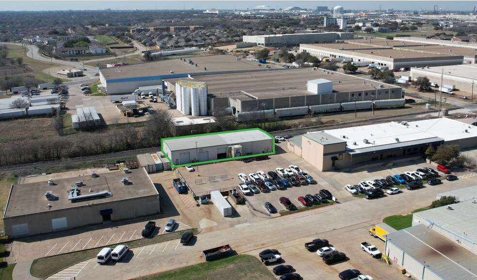 More Photos Of 2425 Dillard St, Grand Prairie Flex For Sale