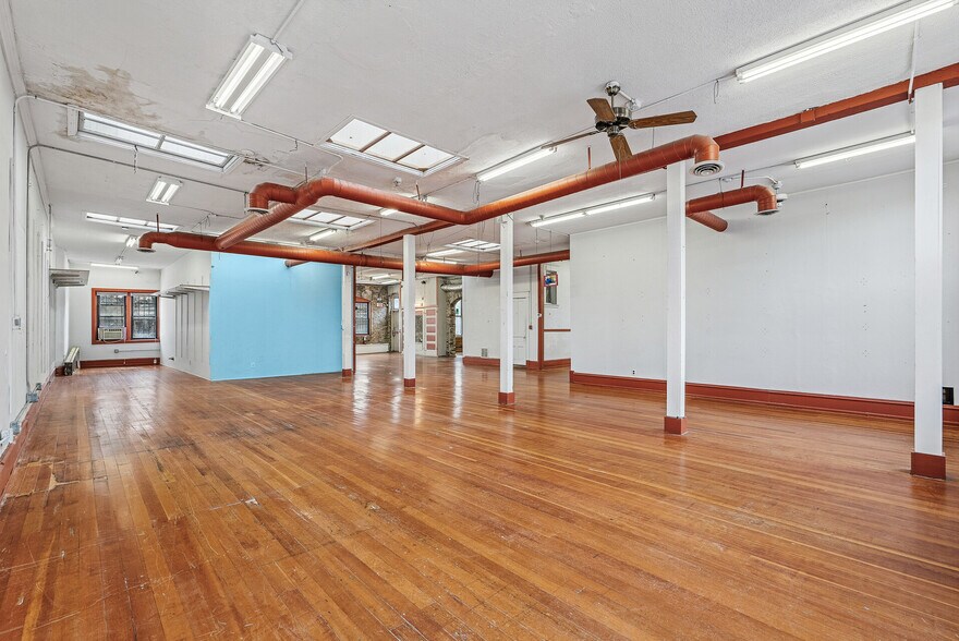 More Photos Of 309 S Cedar Ave, Minneapolis Storefront Retail Office For Sale