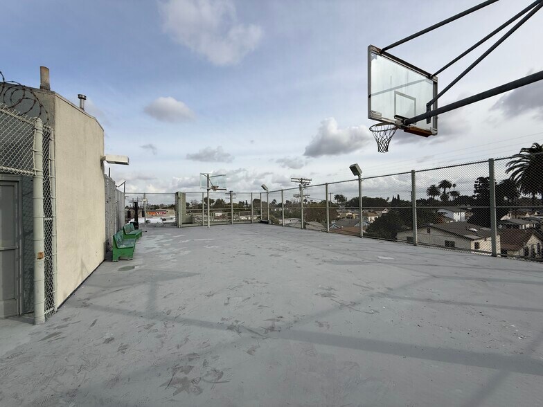 More Photos Of 1512 W Slauson Ave, Los Angeles Office For Lease