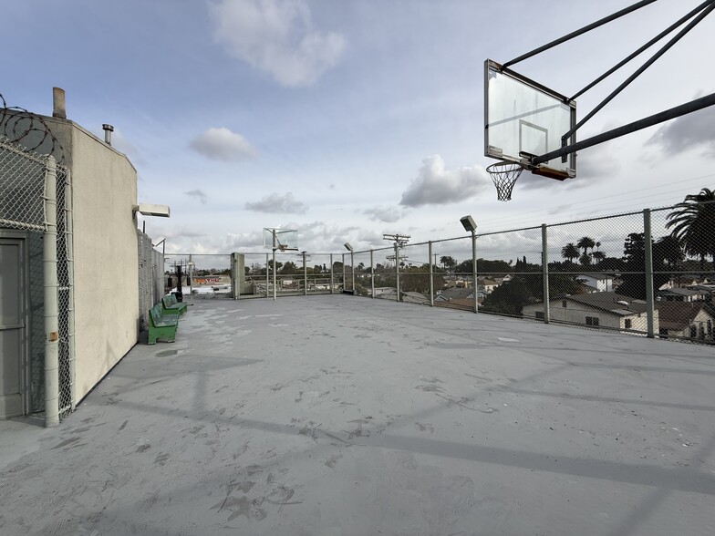 More Photos Of 1512 W Slauson Ave, Los Angeles Office For Sale