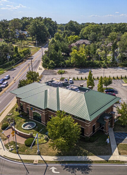 More Photos Of 105 N Lindbergh Blvd, Creve Coeur General Retail For Sale
