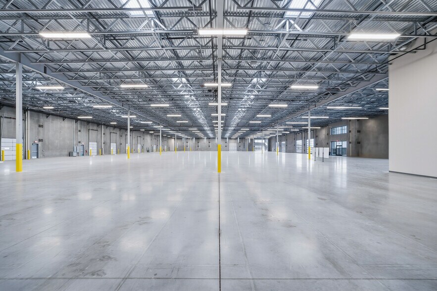 More Photos Of Laughlin Ranch Blvd, Bullhead City Warehouse For Lease