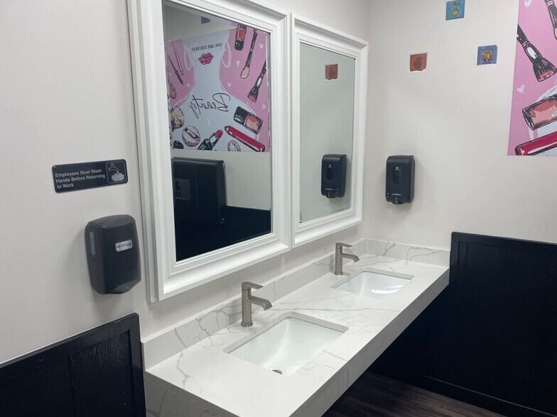 More Photos Of 313 FM 1103, Cibolo Freestanding For Lease