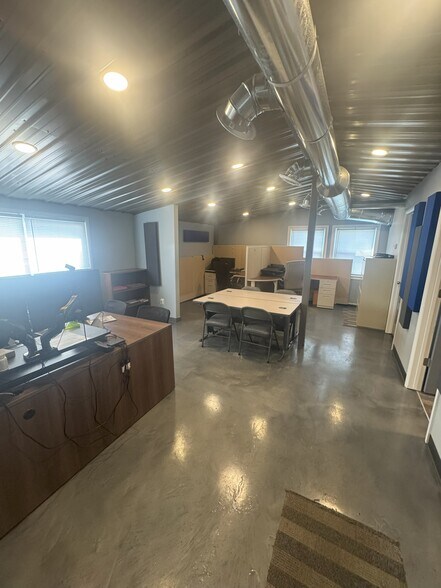 More Photos Of 8420 Masters Rd, Indianapolis Office For Sale