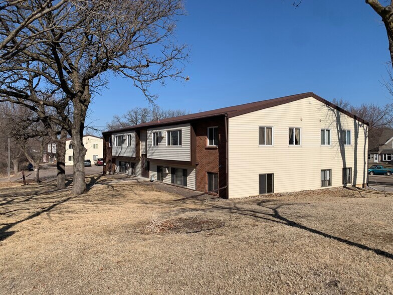 More Photos Of 110-116 Baldwin St, Granite Falls Apartments For Sale