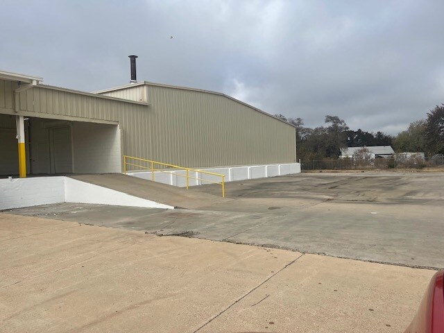 More Photos Of 201 S Cedar Ave, Valley Center Warehouse For Sale