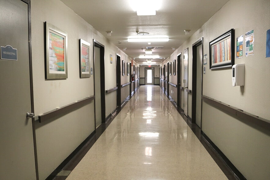 More Photos Of 202 W 3rd St, Hale Center Skilled Nursing Facility For Sale