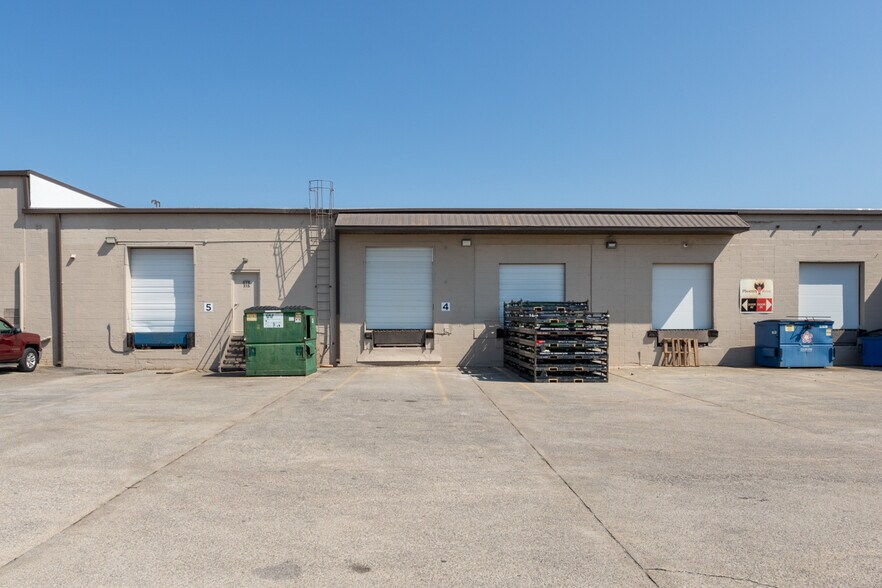 More Photos Of 216 Hartmann Dr, Lebanon Distribution For Lease
