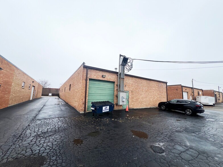 More Photos Of 70 Joey Dr, Elk Grove Village Warehouse For Sale