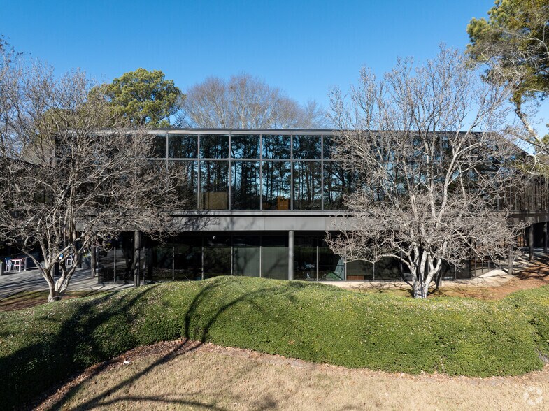 More Photos Of 6075 The Corners Pky, Peachtree Corners Office For Lease