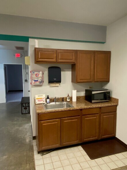 More Photos Of 11842 S 33rd Ave W, Sapulpa Warehouse For Lease