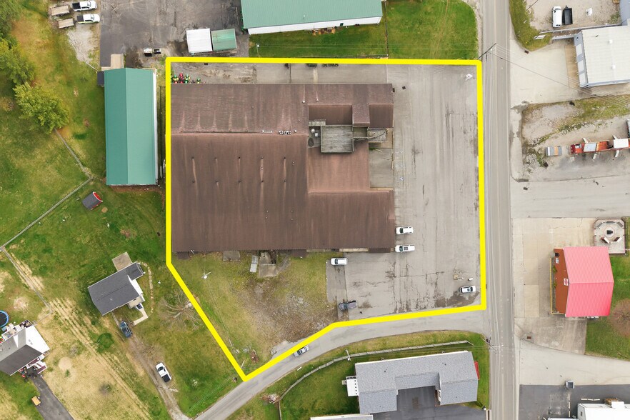 More Photos Of 1117 Willow Dr, Waynesburg Warehouse For Sale