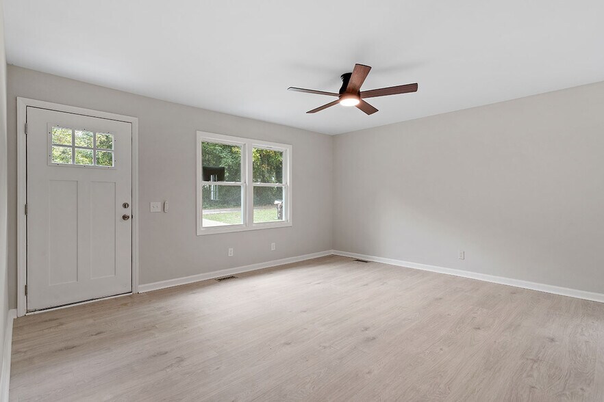 More Photos Of 1213 Freeman Dr, Sanford Apartments For Sale