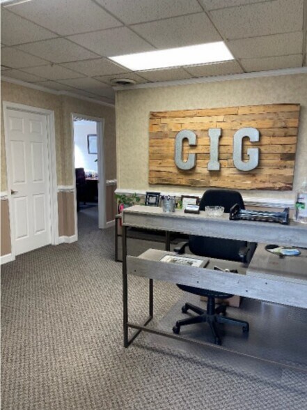 More Photos Of 727 J Clyde Morris Blvd, Newport News Office For Sale