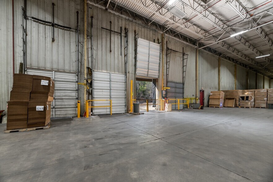 More Photos Of 197 Bosch Blvd, New Bern Warehouse For Lease