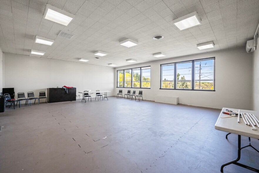 More Photos Of 115 NW State St, Pullman Loft Creative Space For Sale