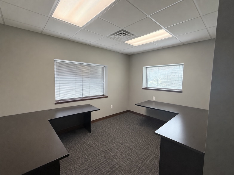 More Photos Of 727 S Juliette Ave, Manhattan Office For Lease