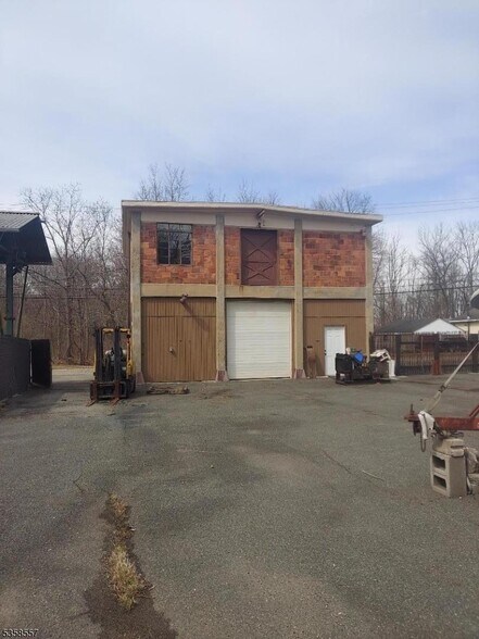 Primary Photo Of 16 Flanders Rd, Netcong Specialty For Sale