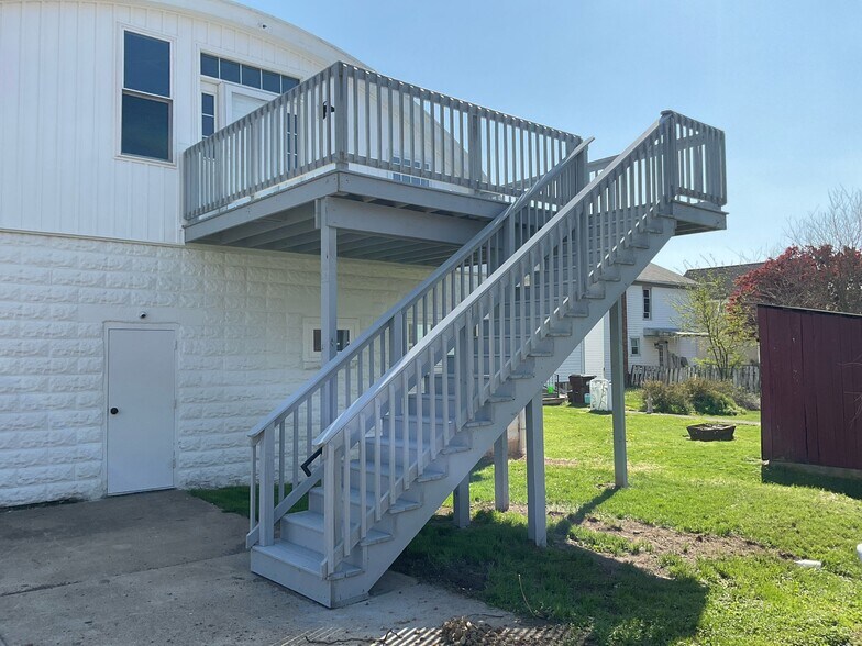 More Photos Of 112 1st St, Perrysville Flex For Lease