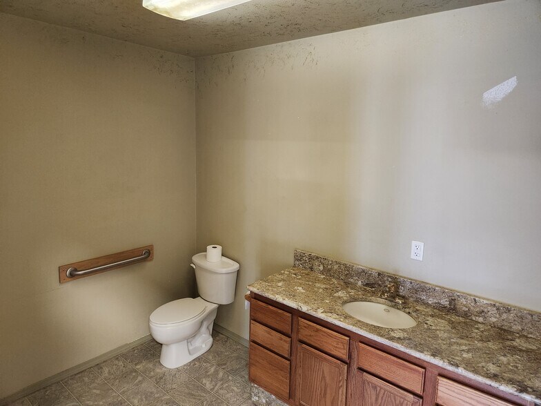 More Photos Of 1337 Bridge St, Clarkston Warehouse For Sale