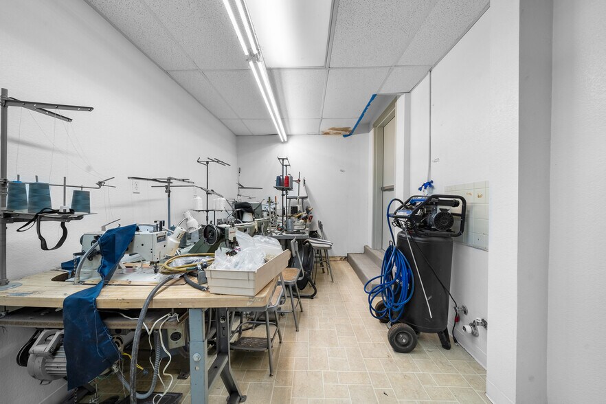 More Photos Of 321 E Main St, El Centro Warehouse For Sale