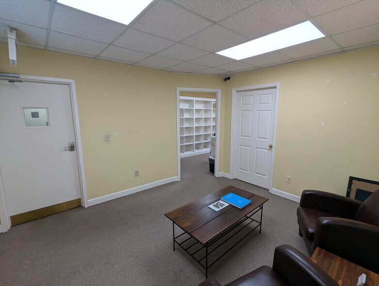 More Photos Of 2440 Sandy Plains Rd, Marietta Office For Sale