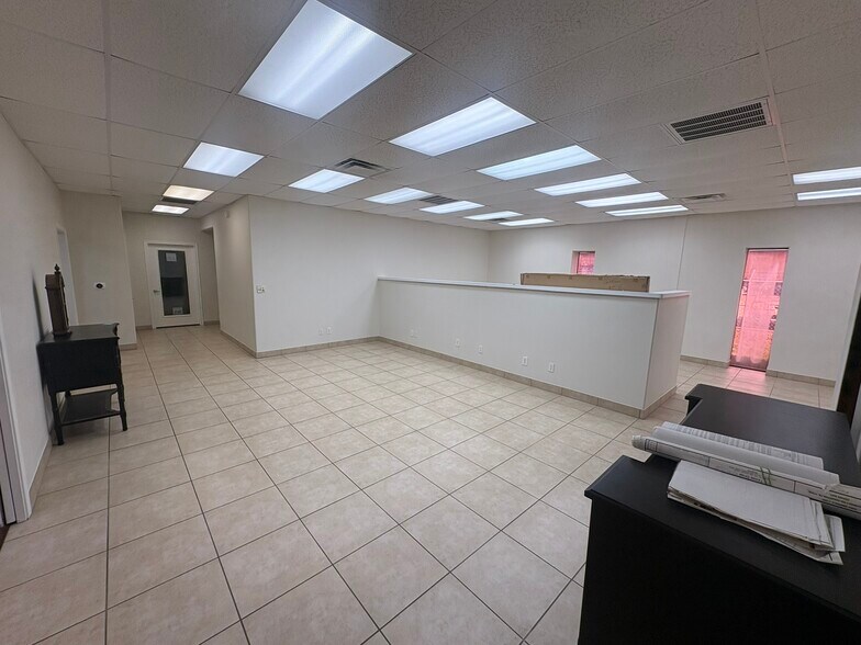 More Photos Of 10450 Cossey Rd, Houston Industrial For Sale